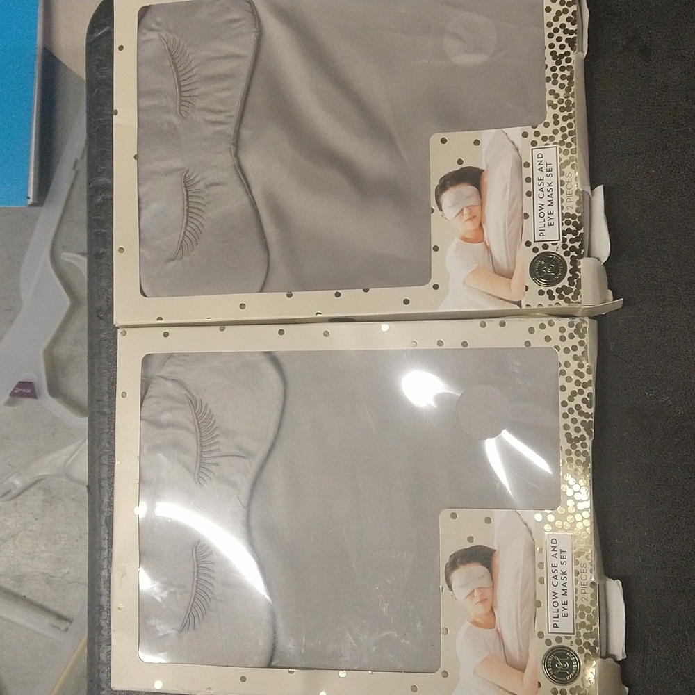 Set of 2 Travel pillowcase Eye Mask soft self care hygienic Boxes has Damage